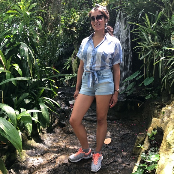 Meet your Posher, Lucia T! - Picture 2 of 2